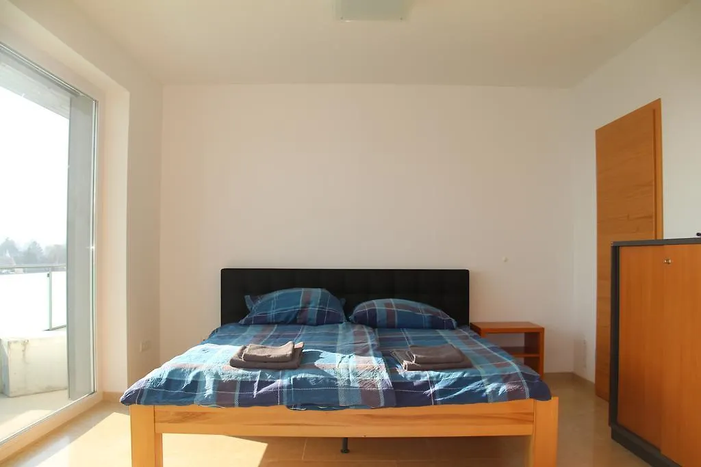 Danube Apartment With City View Austria