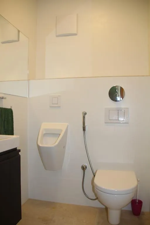 Danube Apartment With City View Wien